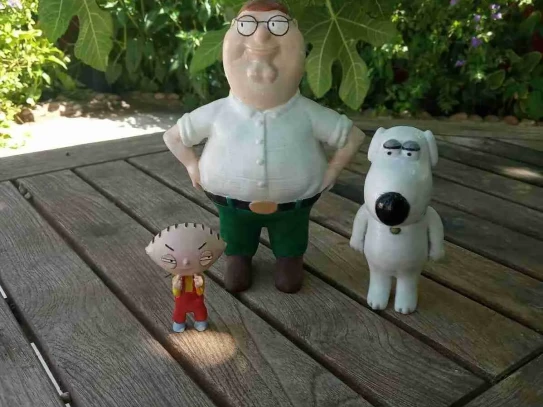 Peter Griffin Pose for a Perfect Family Photo